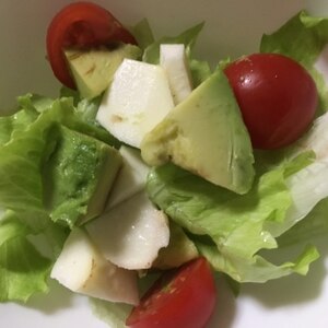 トマトアボカド山芋のごまサラダ